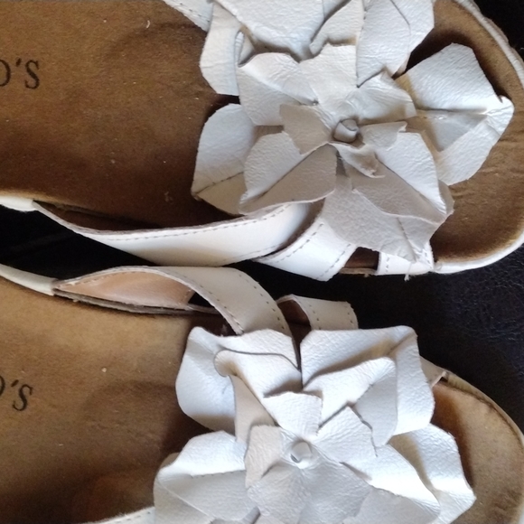 Appleseed's Shoes Appleseeds Sandals 75 Poshmark